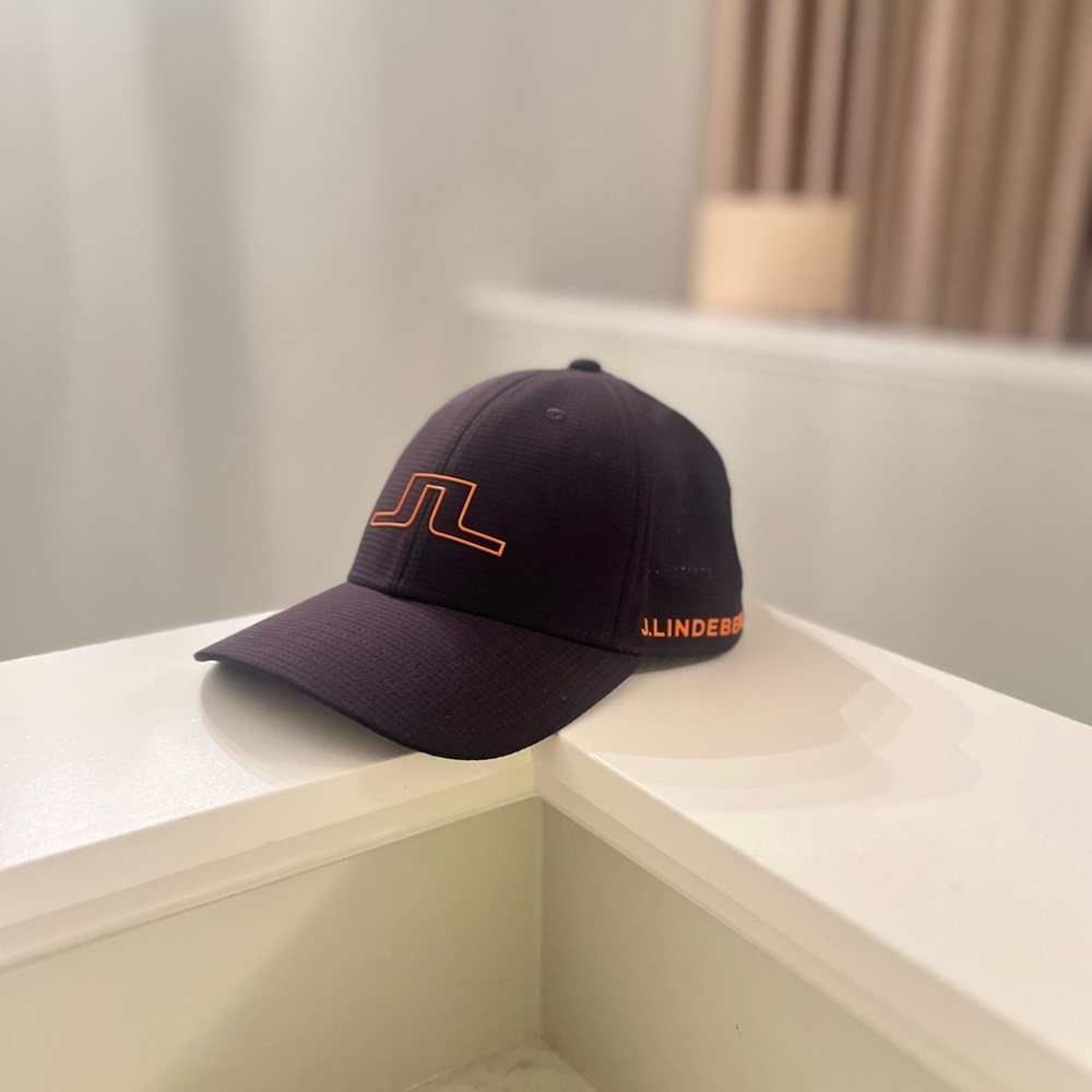 J LINDEBERG MENS GOLF HAT